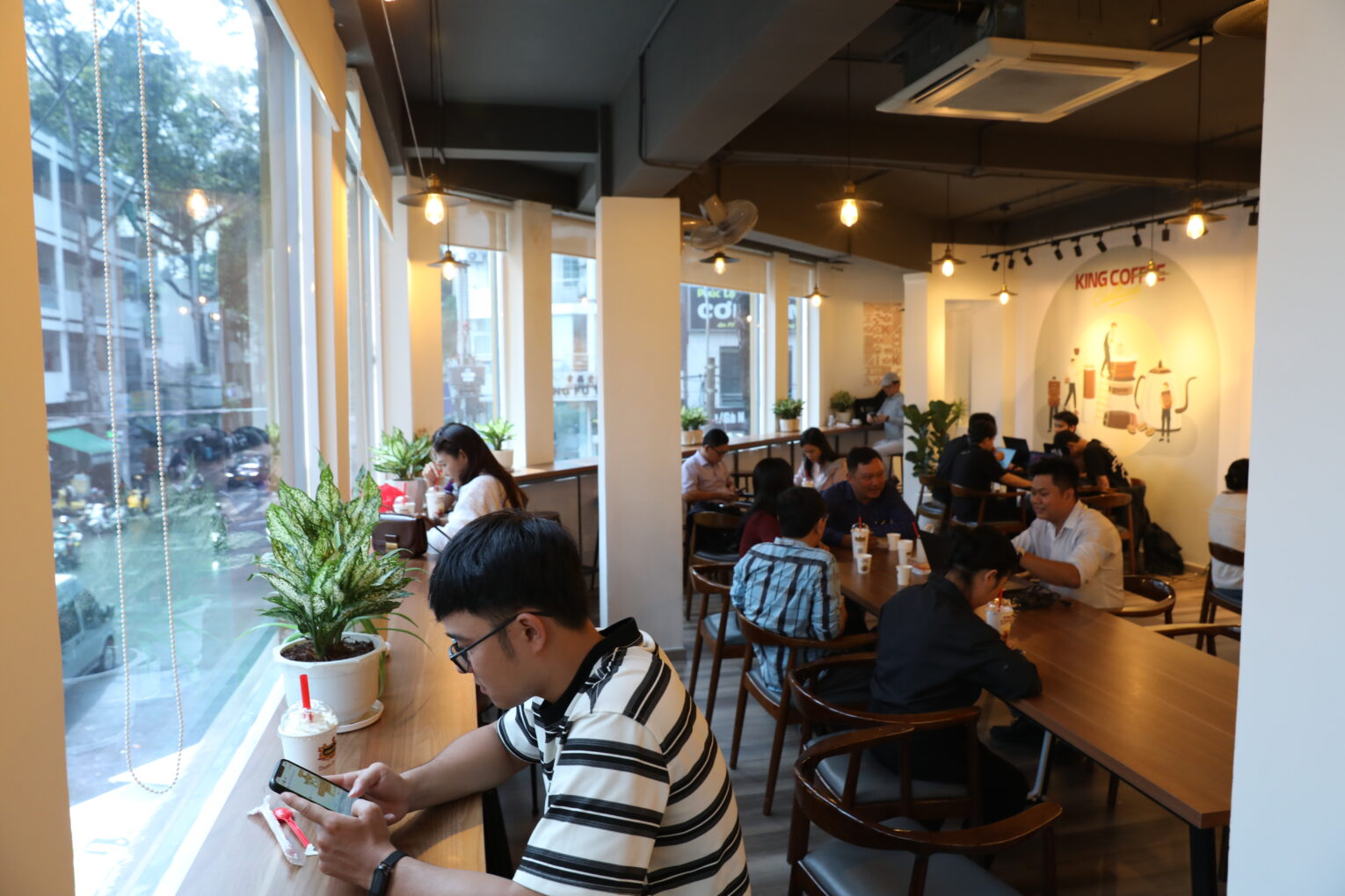 King Coffee An Dương Vương 7