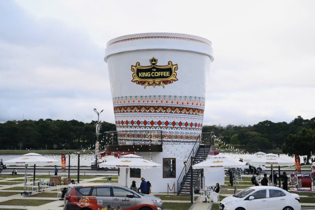 “Ly cà phê khổng lồ” ở Đà Lạt