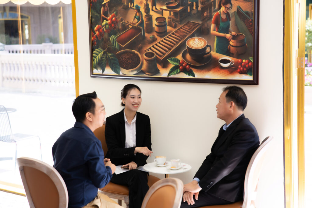khai trương Royal House 5
