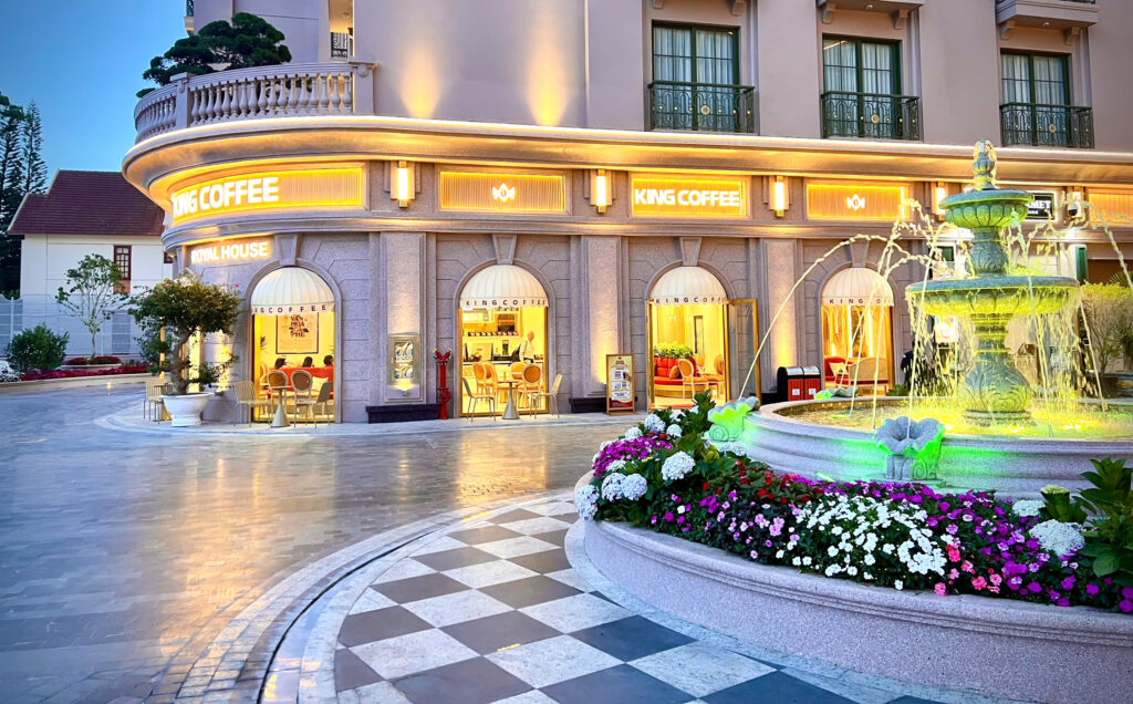 khai trương Royal House 9
