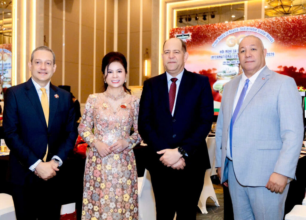 CEO King Coffee cùng các phái đoàn ngoại giao