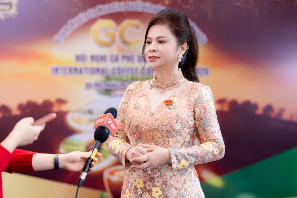 Madame Lê Hoàng Diệp Thảo