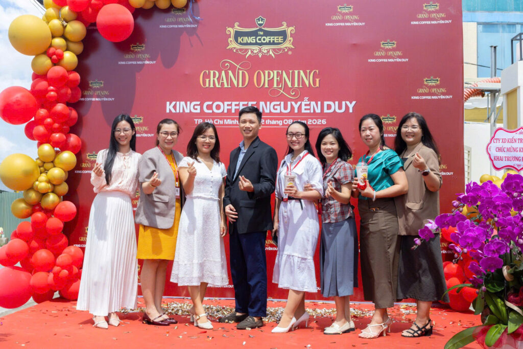Khai trương King Coffee Nguyễn Duy 11