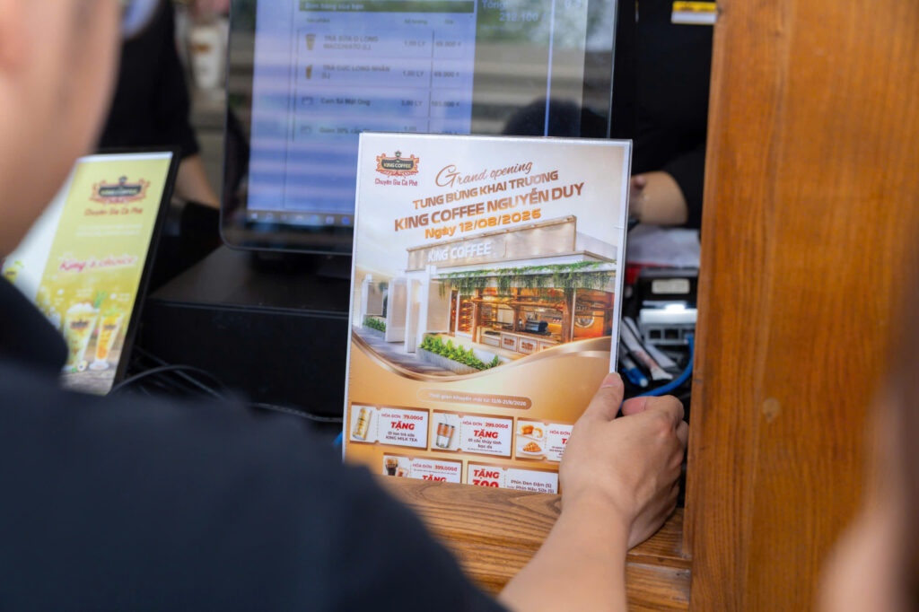 Khai trương King Coffee Nguyễn Duy 5